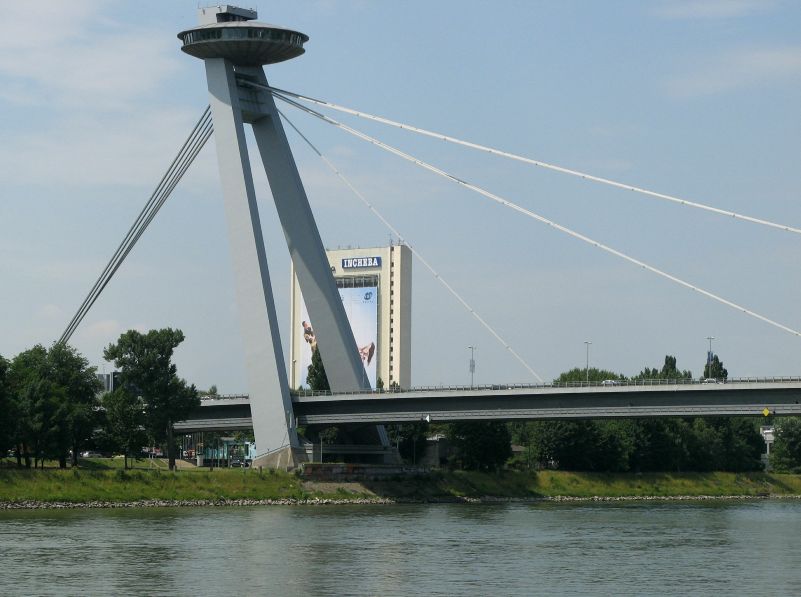 UFO, Aussichtsplattform und Restaurant am rechten Donauufer in Bratislava