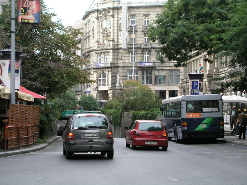 Straßenunterfuerung am Ferenciek tere 