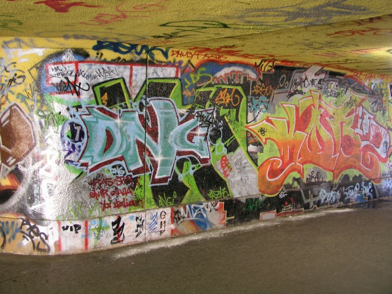 Graffiti in der Unterführung bei der Freiheitsbrücke