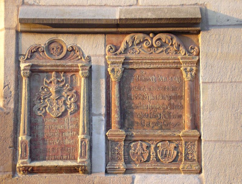 Gedenksteine an der Stadtkirche Esslingen