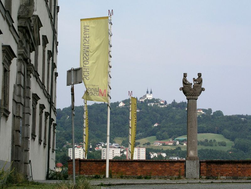 Schlossmuseum Linz, mit Blick auf den Pöstlingberg