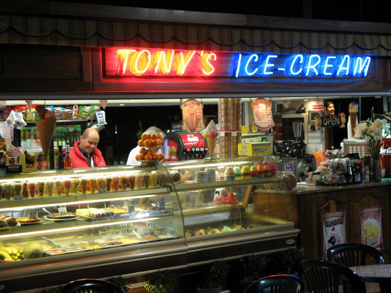 Malta, Tony's Ice Cream in Bugibba