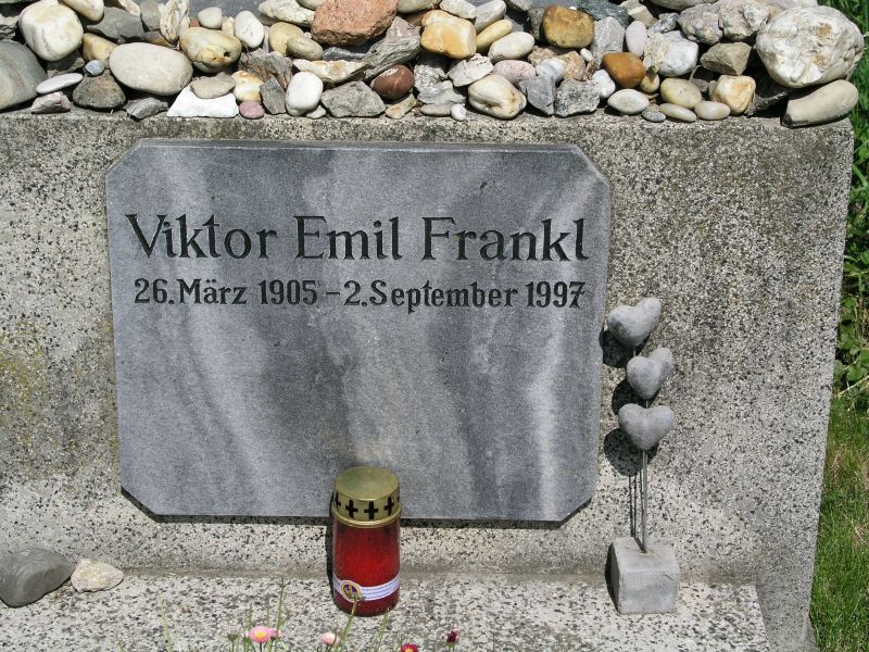 Viktor Emil Frankl Grab am Wiener Zentralfriedhof, Tor 11