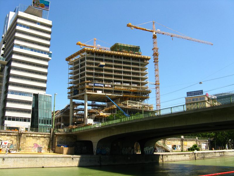 Wien, Aspernbrücke, Media Tower und
    Umbau UNIQA Tower